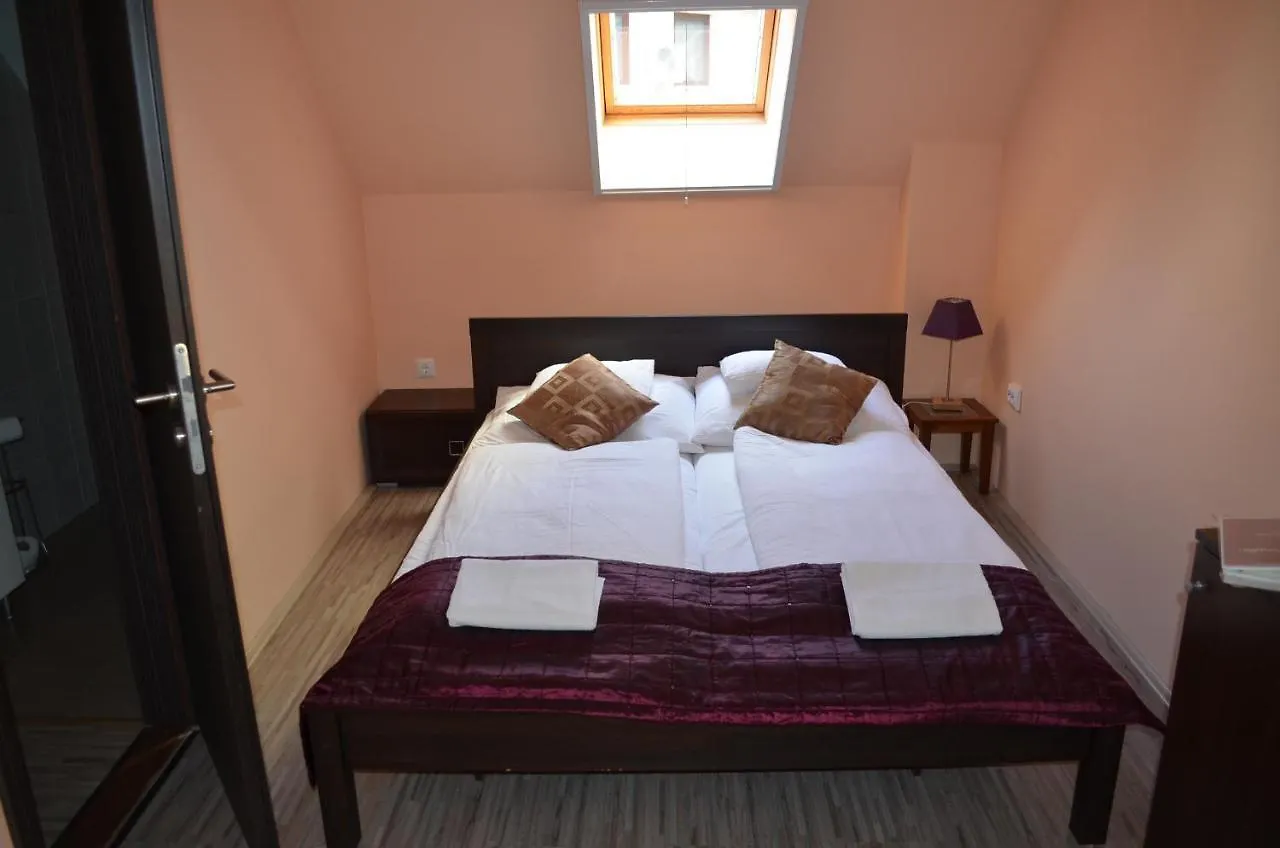 Frühstückspension Bed and Breakfast Holdfenyszallas Szegedin Ungarn